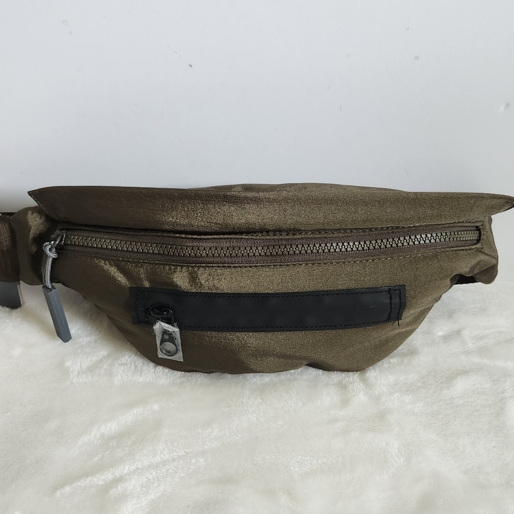 Danskin Army Dark Olive Green Tyler Zip Belt Bag Sling Fanny Pack